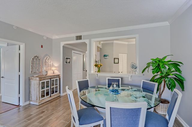 400 Uno Lago Drive 204, Juno Beach, FL 33408