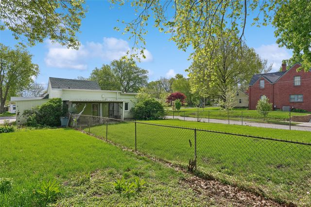 4000-4002 11th Street, Des Moines, IA 50313
