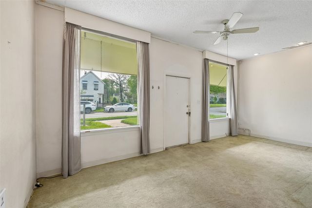 4000-4002 11th Street, Des Moines, IA 50313