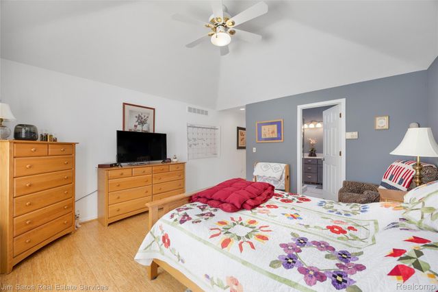 20660 Parkplace Lane, Clinton Charter Township, MI 48036