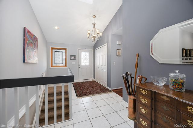 20660 Parkplace Lane, Clinton Charter Township, MI 48036