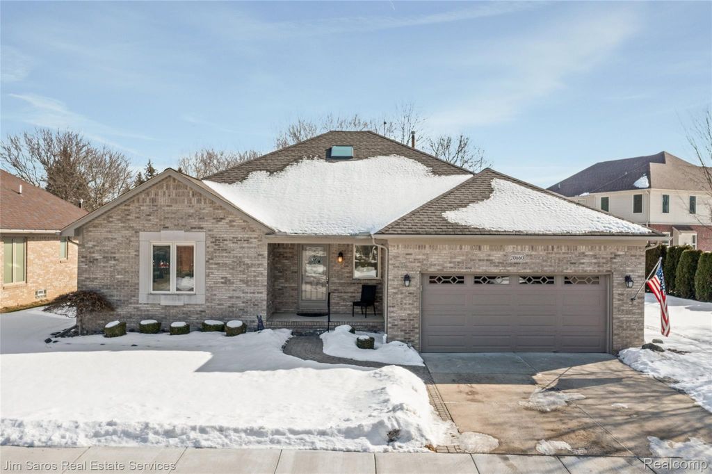 20660 Parkplace Lane, Clinton Charter Township, MI 48036