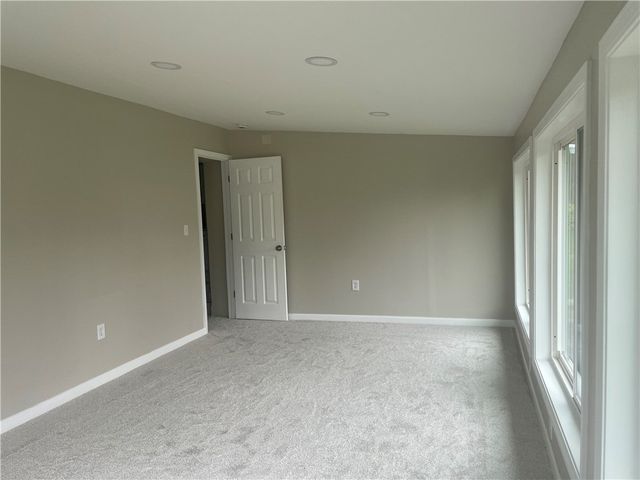 2616 Kenview Dr, Lower Burrell, PA 15068
