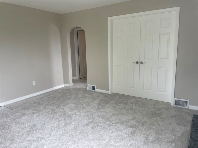 2616 Kenview Dr, Lower Burrell, PA 15068