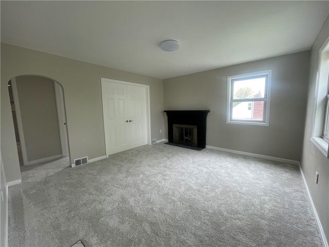 2616 Kenview Dr, Lower Burrell, PA 15068