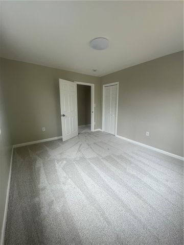 2616 Kenview Dr, Lower Burrell, PA 15068