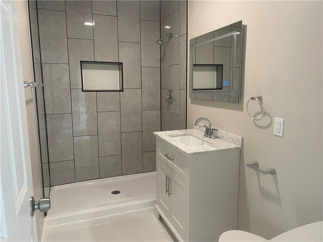 2616 Kenview Dr, Lower Burrell, PA 15068