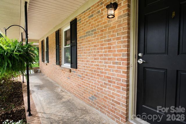 2914 Dresden Drive, Gastonia, NC 28054