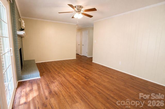 2914 Dresden Drive, Gastonia, NC 28054