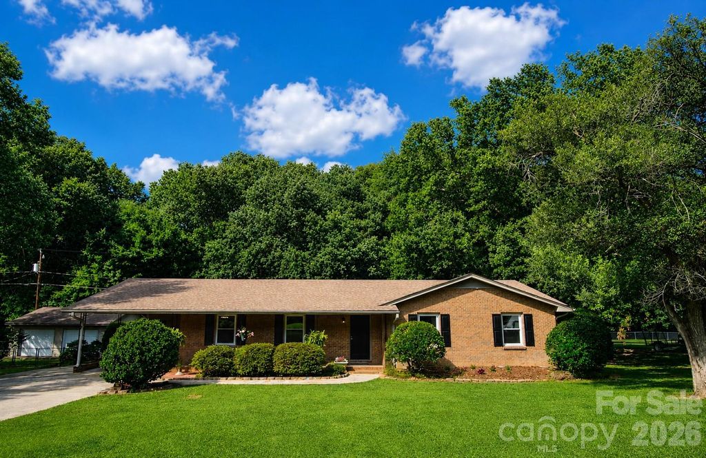 2914 Dresden Drive, Gastonia, NC 28054