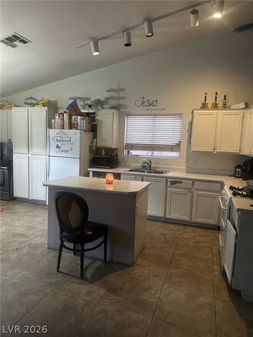 6645 Beach Plum Way, Las Vegas, NV 89156