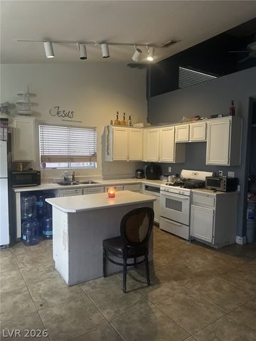 6645 Beach Plum Way, Las Vegas, NV 89156