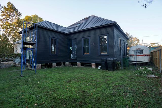 2215 Kane Street, Houston, TX 77007