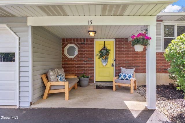 15 Longmeadow Drive, Bethlehem, NY 12054