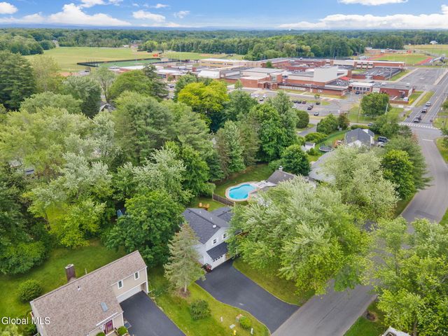 15 Longmeadow Drive, Bethlehem, NY 12054