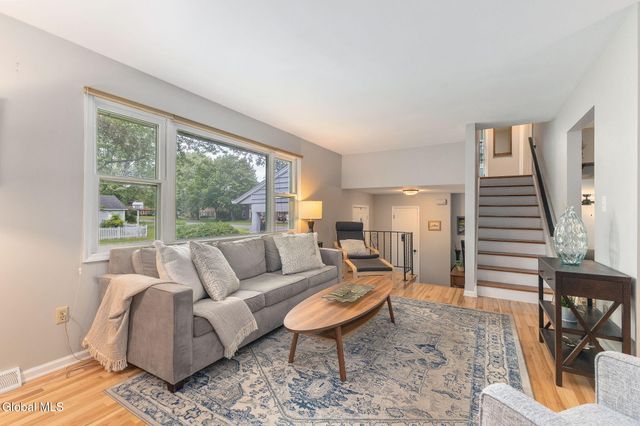 15 Longmeadow Drive, Bethlehem, NY 12054