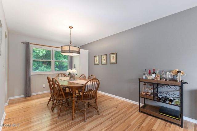 15 Longmeadow Drive, Bethlehem, NY 12054