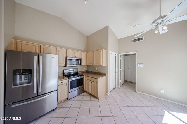 6926 S OAKMONT Drive, Chandler, AZ 85249