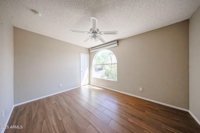 6926 S OAKMONT Drive, Chandler, AZ 85249