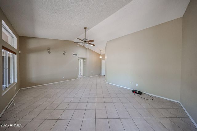 6926 S OAKMONT Drive, Chandler, AZ 85249