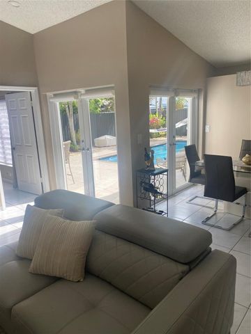 16322 SW 76th Street, Miami, FL 33193