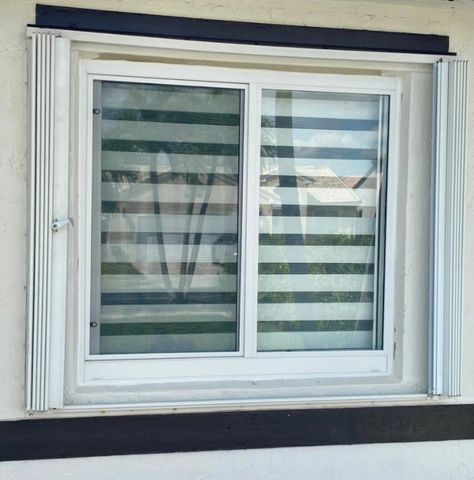 16322 SW 76th Street, Miami, FL 33193