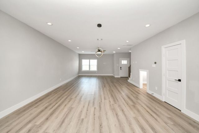 807 Avenue J, Conroe, TX 77301