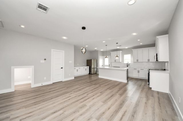 807 Avenue J, Conroe, TX 77301