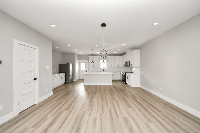 807 Avenue J, Conroe, TX 77301