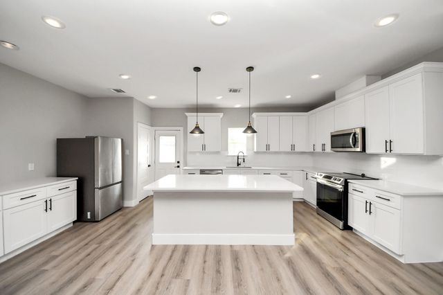 807 Avenue J, Conroe, TX 77301