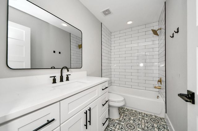 807 Avenue J, Conroe, TX 77301