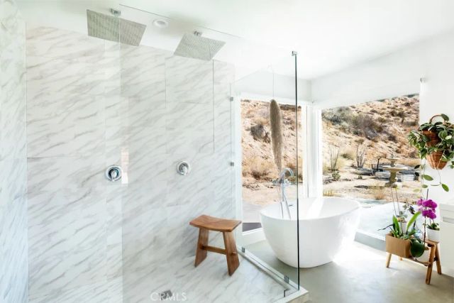 6595 Pioneertown Road, Yucca Valley, CA 92284