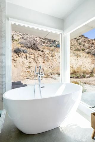 6595 Pioneertown Road, Yucca Valley, CA 92284