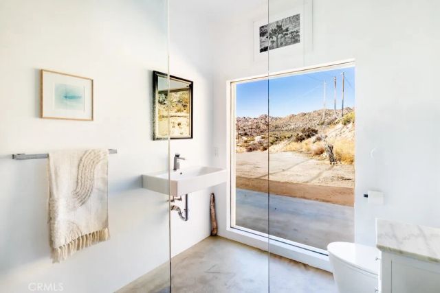 6595 Pioneertown Road, Yucca Valley, CA 92284