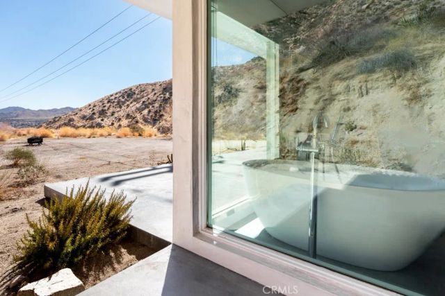 6595 Pioneertown Road, Yucca Valley, CA 92284