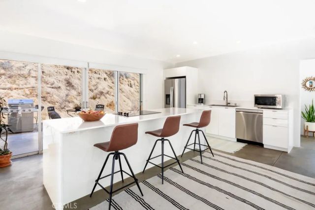 6595 Pioneertown Road, Yucca Valley, CA 92284