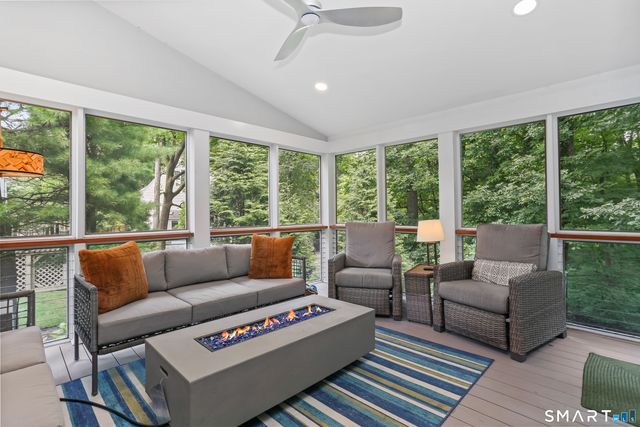 10 Cannon Brook Lane 10, Norwalk, CT 06851