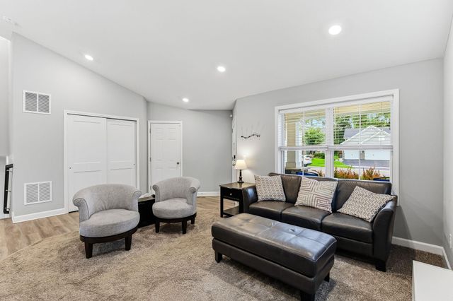 6709 91st Street S, Cottage Grove, MN 55016