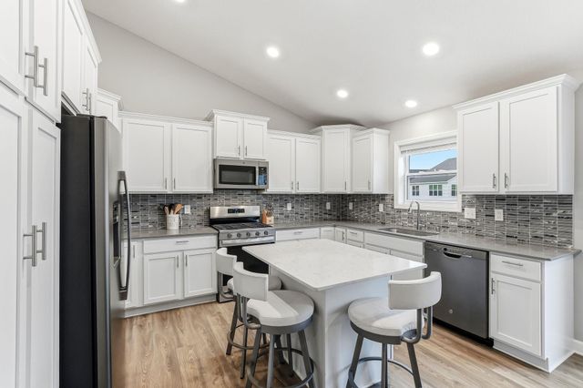 6709 91st Street S, Cottage Grove, MN 55016