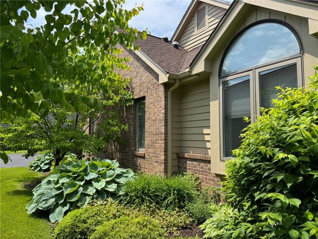 21 English Station Road, Greece, NY 14616