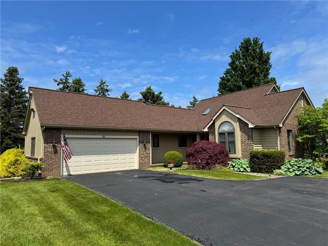 21 English Station Road, Greece, NY 14616