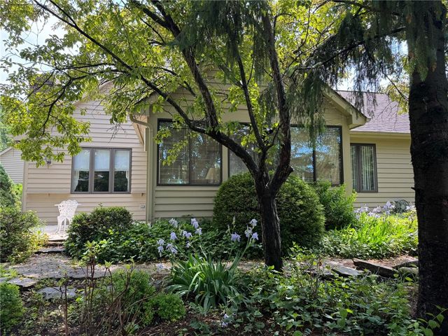 21 English Station Road, Greece, NY 14616