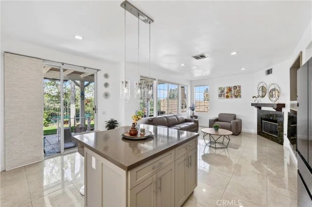 517 Shadow Ln, Simi Valley, CA 93065