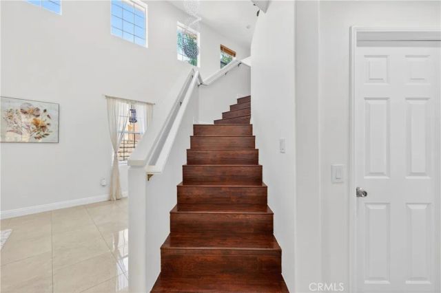 517 Shadow Ln, Simi Valley, CA 93065