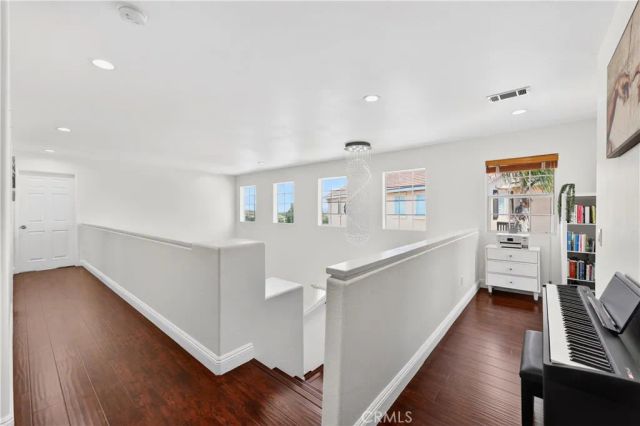 517 Shadow Ln, Simi Valley, CA 93065