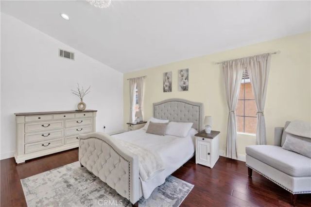 517 Shadow Ln, Simi Valley, CA 93065
