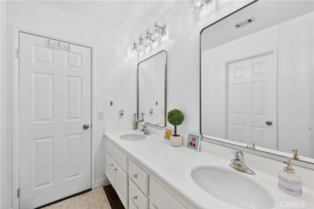 517 Shadow Ln, Simi Valley, CA 93065