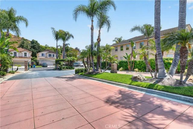 517 Shadow Ln, Simi Valley, CA 93065