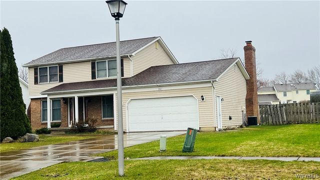 204 Holiday Lane, Hamburg, NY 14075