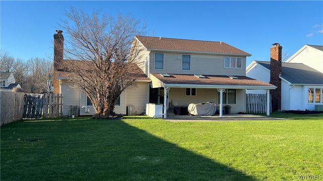 204 Holiday Lane, Hamburg, NY 14075